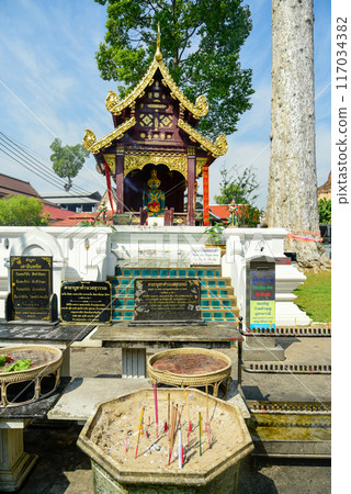 Beautiful scenery of Wat Chedi Luang temple in Chiang Mai, Thailand 117034382