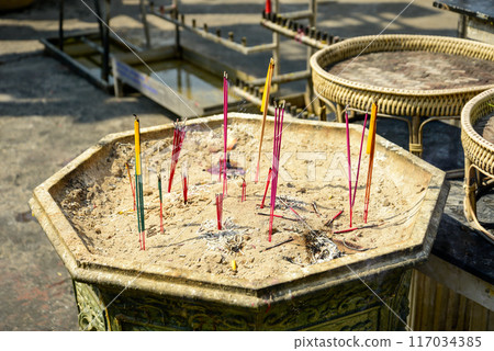 Beautiful scenery of Wat Chedi Luang temple in Chiang Mai, Thailand Beautiful scenery of Wat Chedi Luang temple in Chiang Mai, Thailand 117034385