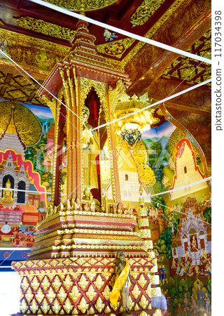 Beautiful scenery of Wat Chedi Luang temple in Chiang Mai, Thailand 117034398