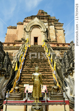 Beautiful scenery of Wat Chedi Luang temple in Chiang Mai, Thailand Beautiful scenery of Wat Chedi Luang temple in Chiang Mai, Thailand 117034428