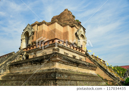 Beautiful scenery of Wat Chedi Luang temple in Chiang Mai, Thailand Beautiful scenery of Wat Chedi Luang temple in Chiang Mai, Thailand 117034435