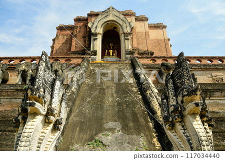 Beautiful scenery of Wat Chedi Luang temple in Chiang Mai, Thailand Beautiful scenery of Wat Chedi Luang temple in Chiang Mai, Thailand 117034440