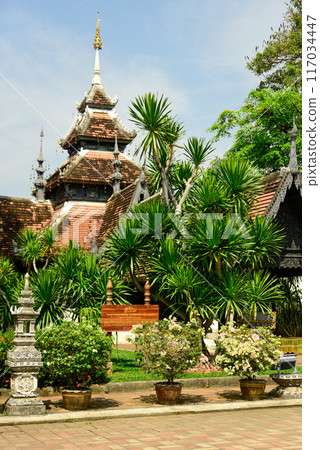 Beautiful scenery of Wat Chedi Luang temple in Chiang Mai, Thailand 117034447