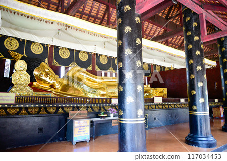 Beautiful scenery of Wat Chedi Luang temple in Chiang Mai, Thailand Beautiful scenery of Wat Chedi Luang temple in Chiang Mai, Thailand 117034453