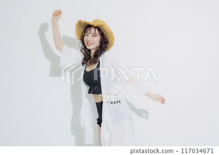 避暑勝地的年輕女子 避暑勝地的年輕女子 117034671