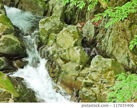 The rock face of Osen-ga-kyo and the flow of the Takeshi River 117035406