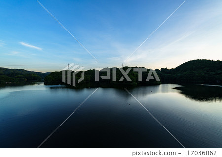 奈良市東部邊緣的布米水壩風景。 奈良市東部邊緣的布米水壩風景。 117036062