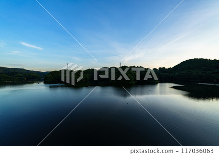 奈良市東部邊緣的布米水壩風景。 117036063