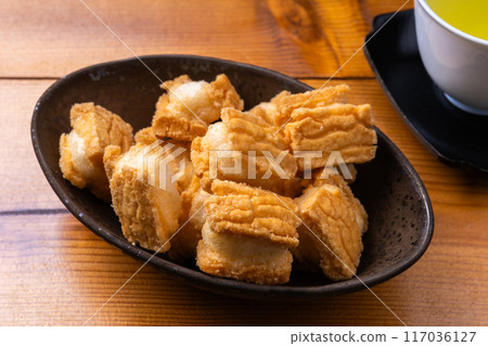 Fried rice crackers 117036127