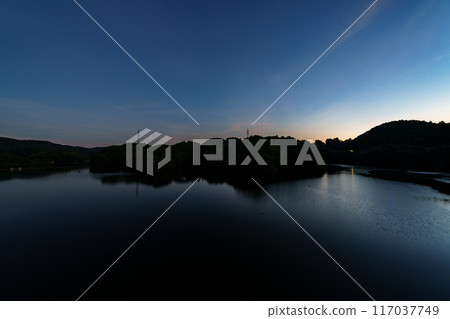 奈良市東部邊緣的布米水壩風景。 奈良市東部邊緣的布米水壩風景。 117037749