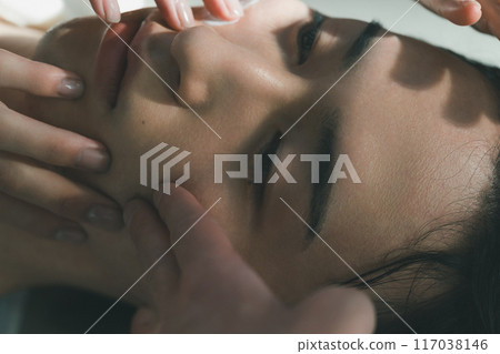 Men's facial beauty treatment Men's facial beauty treatment 117038146