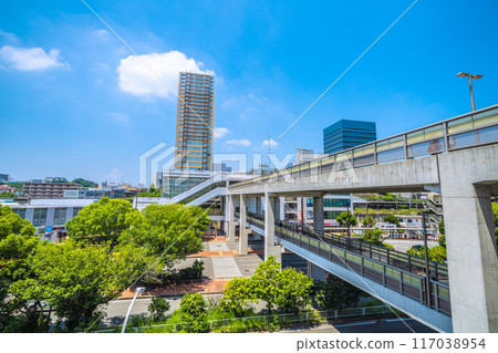 Yokohama cityscape in July. View of the east exit of Higashi-Totsuka Station in Totsuka Ward, Yokohama City. You can also see the high-rise apartment buildings at the west exit. (22nd) 117038954