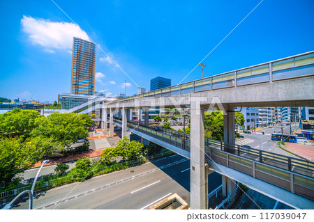 Yokohama cityscape in July. View of the east exit of Higashi-Totsuka Station in Totsuka Ward, Yokohama City. You can also see the high-rise apartment buildings at the west exit. (22nd) 117039047