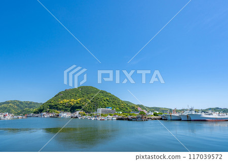 Shimoda Port in Izu, where Commodore Perry and his party arrived Shimoda Port in Izu, where Commodore Perry and his party arrived 117039572