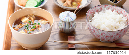 Mushroom soup, rice and side dishes 117039914