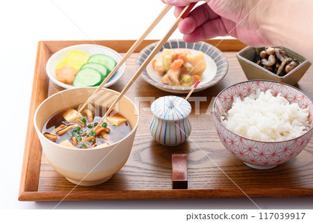 Mushroom soup, rice and side dishes 117039917