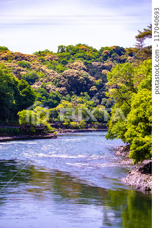 【京都風景】宇治川沿岸的寧靜時刻(從宇治橋到白保橋) 【京都風景】宇治川沿岸的寧靜時刻(從宇治橋到白保橋) 117040693