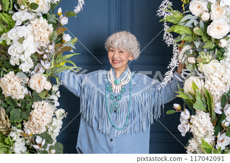 Senior women in their 60s and 70s who enjoy fashion and freedom of self-expression Senior women in their 60s and 70s who enjoy fashion and freedom of self-expression 117042091