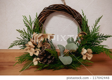 Handmade Christmas wreath, natural 117042448