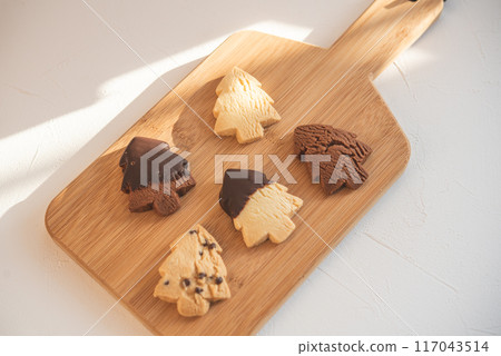 Chocolate Cookie Christmas Tree 117043514