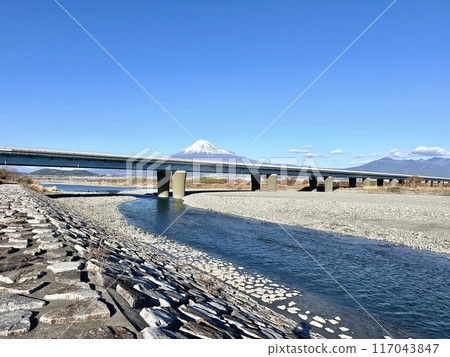 富士河和富士山 富士河和富士山 117043847