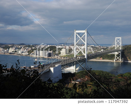 Kanmon Bridge seen from the second observation deck of Mekari Park, Moji, Moji Ward, Kitakyushu City, Fukuoka Prefecture Kanmon Bridge seen from the second observation deck of Mekari Park, Moji, Moji Ward, Kitakyushu City, Fukuoka Prefecture 117047392