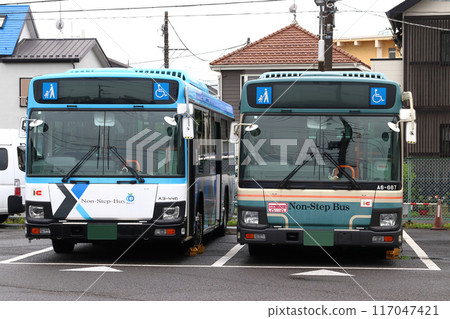 Seibu bus in old and new colors (near Shin-Akatsu Station) Seibu bus in old and new colors (near Shin-Akatsu Station) 117047421