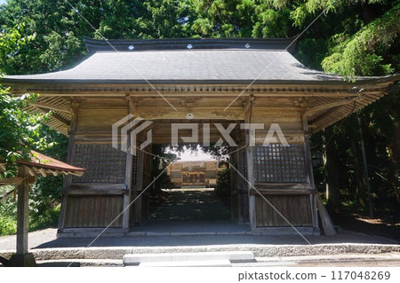 岡山縣真庭市蒜山的「茅部神社」:神門 岡山縣真庭市蒜山的「茅部神社」:神門 117048269
