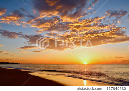 茨城縣日立市海岸美麗的日出 117049380