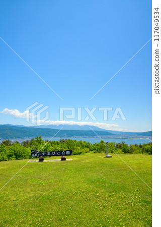 [Toriidaira Yamabiko Park] Fresh greenery, Lake Suwa, and Yatsugatake [Okaya City] 117049534