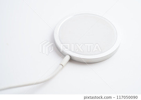 Wireless charger, magnetic charging modern equipment of mobile phone. Wireless charger, magnetic charging modern equipment of mobile phone. 117050090