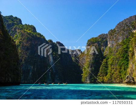 Pile bay on Koh Phi Phi Leh Island, Krabi, Thailand Pile bay on Koh Phi Phi Leh Island, Krabi, Thailand 117050331