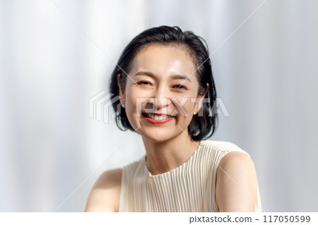 50多歲中年女子的美麗形象 50多歲中年女子的美麗形象 117050599