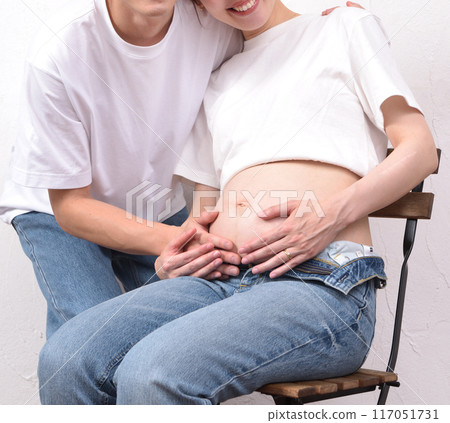 年輕孕婦 117051731