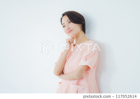 擔心的護士 擔心的護士 117052614