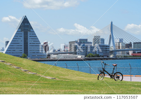 從青森新中央碼頭看到ASPAM和青森灣大橋 從青森新中央碼頭看到ASPAM和青森灣大橋 117053507