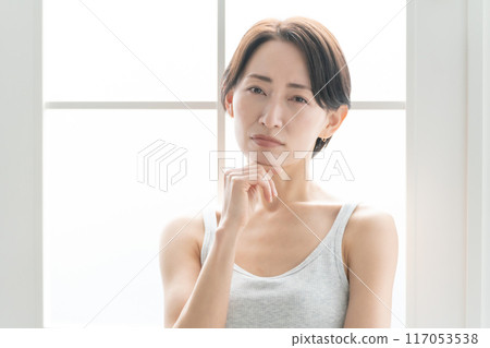 中年婦女頭痛 117053538