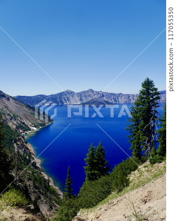 從觀景台看到的俄勒岡火山口湖國家公園 117055350