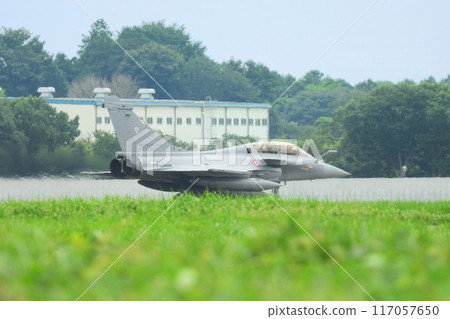 法國空天軍陣風B戰鬥機降落在百里空軍基地 117057650