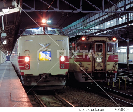 JNR火車柴油車Kiha 82 485系列雲雀朝潮京都轉發 117058004