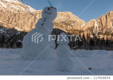 Snowman in Yosemite Snowman in Yosemite 117058034
