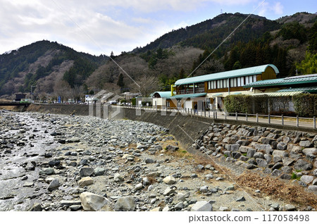 Roadside station Doshi along the Doshi River in Yamanashi Prefecture Roadside station Doshi along the Doshi River in Yamanashi Prefecture 117058498