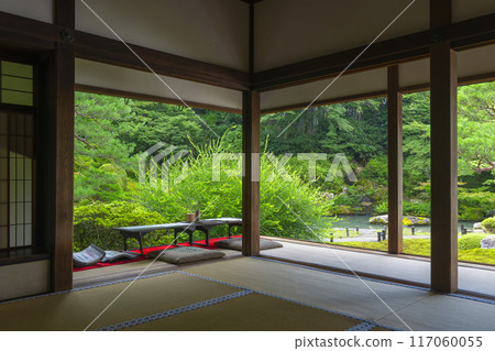 從花鳥殿眺望新綠的京都、青蓮院、相阿美庭園 從花鳥殿眺望新綠的京都、青蓮院、相阿美庭園 117060055