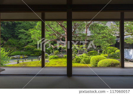 從花鳥殿眺望新綠的京都、青蓮院、相阿美庭園 從花鳥殿眺望新綠的京都、青蓮院、相阿美庭園 117060057