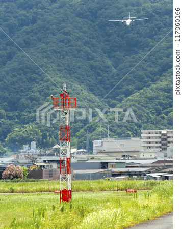 飛機和風速計降落在姚機場 117060166