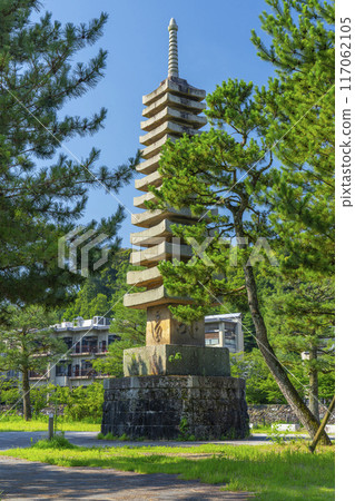 Kyoto Uji Tower Island Thirteen-story Stone Pagoda 117062105