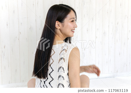 Woman with beautiful hair Woman with beautiful hair 117063119