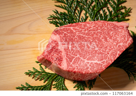 Beef Chateaubriand 117063164