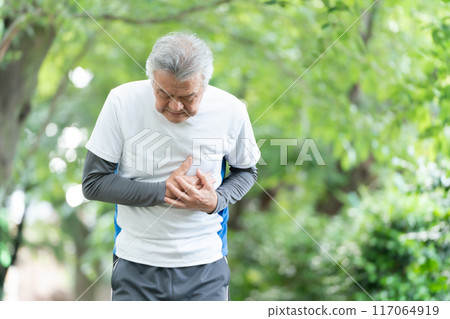 Senior male heart attack 117064919