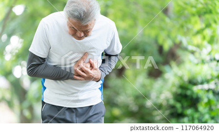 高級男性心髒病發作 117064920